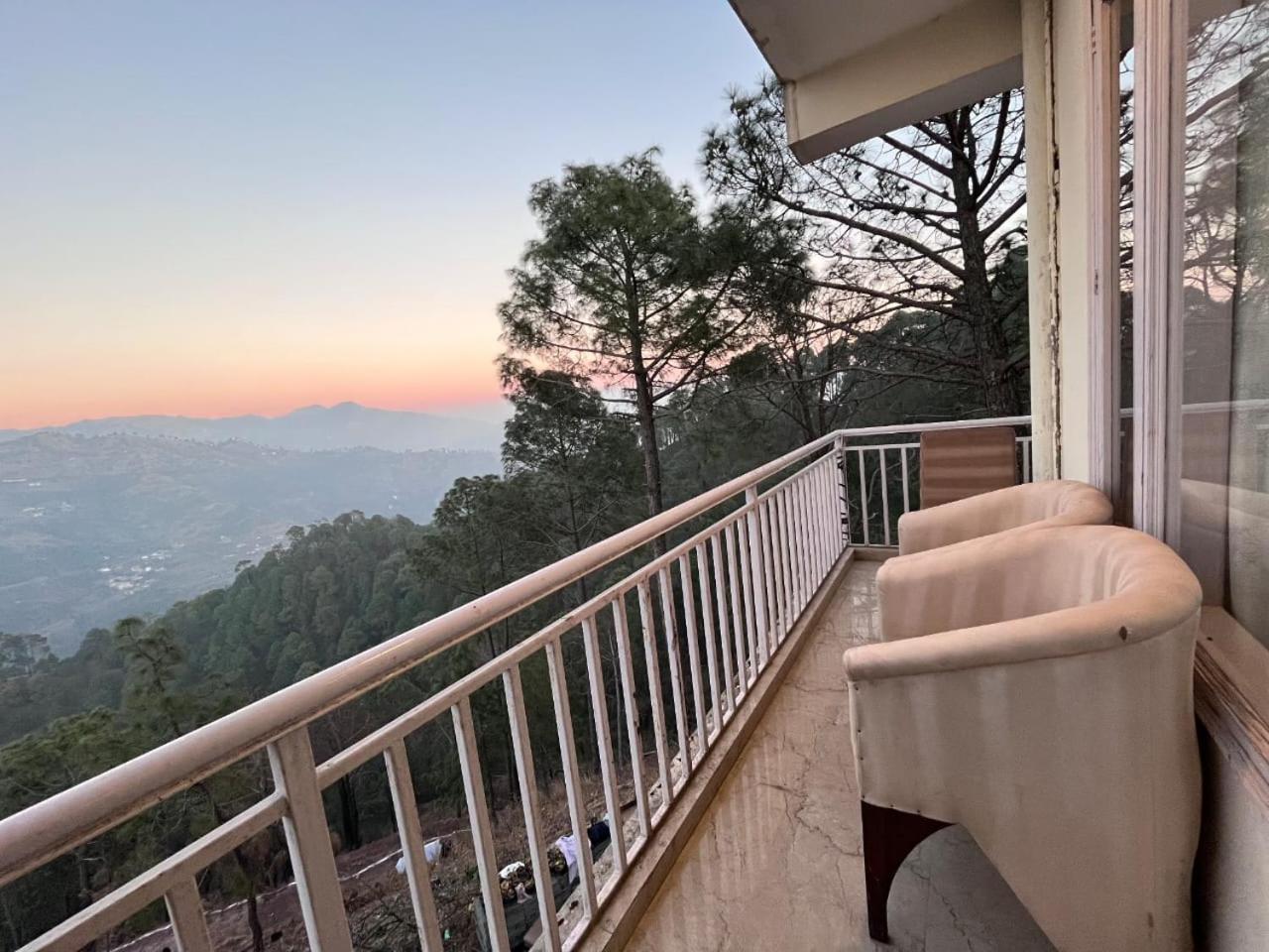Hotel Tribe View - Away From City Hustle !! Top Rated & Most Awarded Property !! A Peaceful Stay Касаули Экстерьер фото